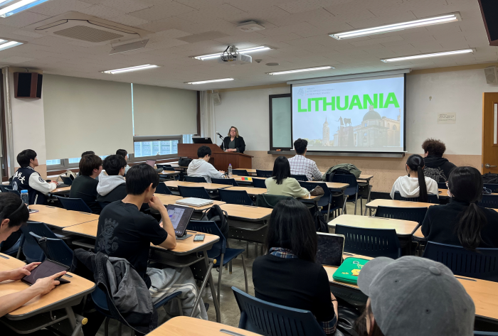 발트연구센터, 주한 리투아니아 대사관 알리나 부드라우스카이테 공사 초청 특강 개최 대표이미지